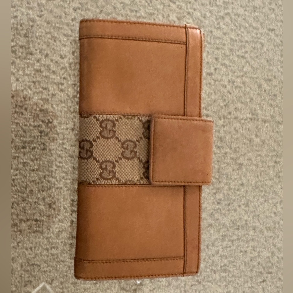 Authentic Vintage GG Canvas and Leather Gucci Wallet